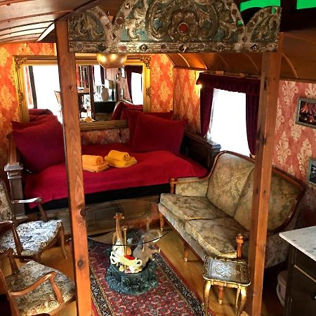 Historischer Zirkuswagen Mit Terrasse Und Blick Ins Gruene Witzenhausen Eksteriør bilde